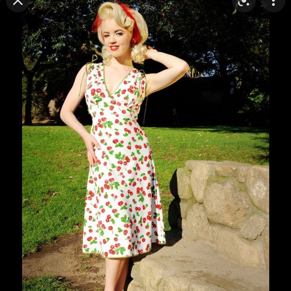 Pinup couture large cherry dress